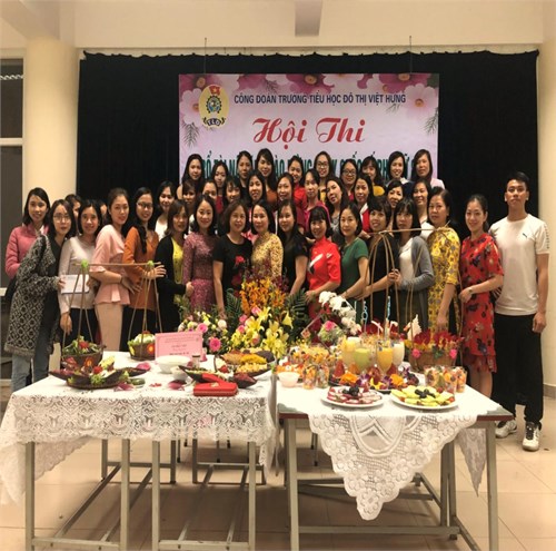 Hội thi  “Trổ tài nấu ăn chào mừng ngày quốc tế phụ nữ 8/3” của tập thể cán bộ - giáo viên – nhân viên trường Tiểu học Đô Thị Việt Hưng
